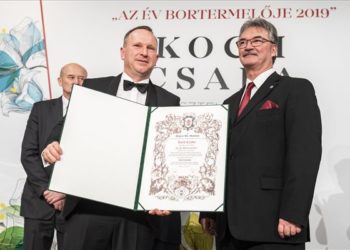 Átadták Koch Csabának az Év Bortermelője díjat