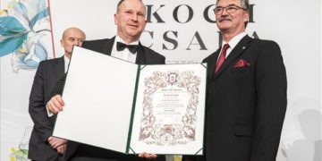 Átadták Koch Csabának az Év Bortermelője díjat