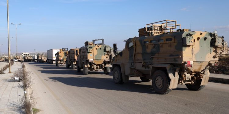 Ankara: tűz alá vették a szíriai kormányerők több mint 200 hadállását, katonák százait „ártalmatlanították”