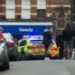 Késeléses terrortámadás történt Londonban – a támadót lelőtték