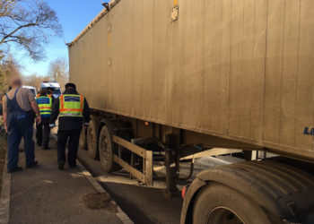 Mosóczi László: több mint 1300 teherautót és autóbuszt vizsgált meg a közlekedési hatóság a múlt héten