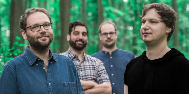 Dés András kvartettjével egy erdőben vette fel új lemezét