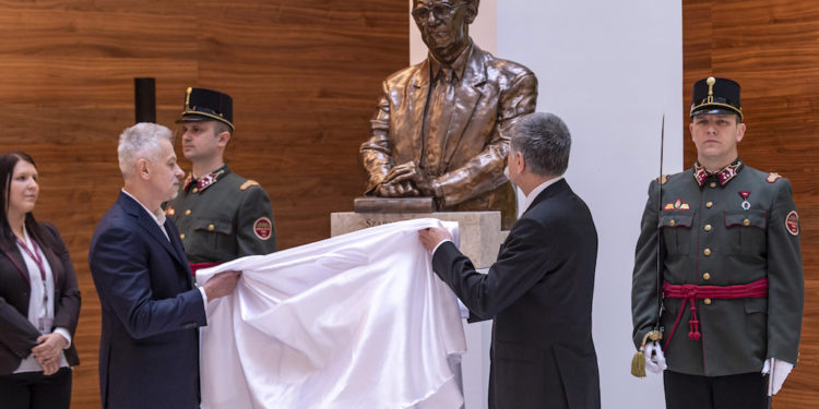 Átadták az Országgyűlés Szabad György nevét viselő irodaházát