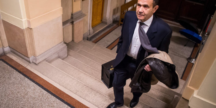 Fenyő-gyilkosság – Gyárfás Tamás tagadta bűnösségét a büntetőper első tárgyalásán