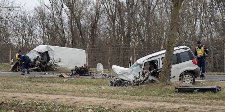 Ketten meghaltak egy karambolban Dunaszentgyörgy térségében