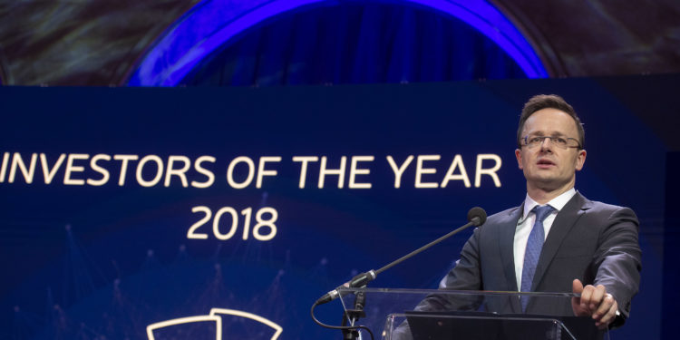 Szijjártó: Magyarország nyitott a Kelet és Nyugat közötti együttműködésre