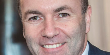 Weber: az Európai Tanácsnak mihamarabb napirendjére kell vennie a hetes cikk szerinti eljárások ügyét