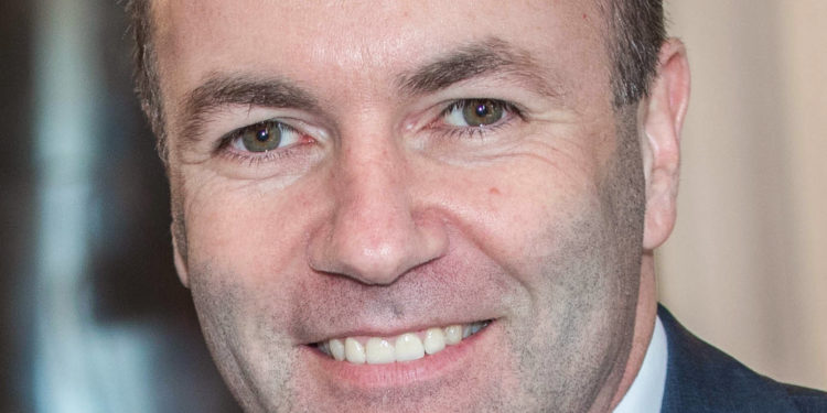 Weber: az Európai Tanácsnak mihamarabb napirendjére kell vennie a hetes cikk szerinti eljárások ügyét