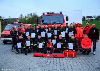 Ausztrál tűzvész – Varsóban átadták a lengyel tűzoltók által összegyűjtött támogatást