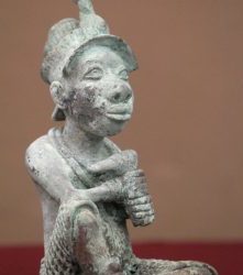 Antik bronzszobrot adott vissza Nigériának Mexikó
