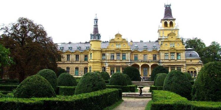 Kiemelt beruházás lett a szabadkígyósi kastély felújítása