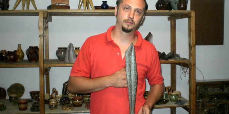 Ifjabb Hidi Endre kárpátaljai szobrászművész, keramikus kiállítása nyílik Budapesten