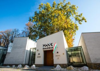 A festészet és az üvegművészet új metszéspontjait bemutató kiállítás nyílik Szentendrén