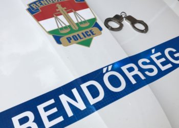 A GYERMEK KÓRHÁZBAN, AZ APA ŐRIZETBEN