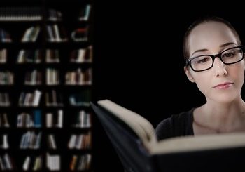 Ösztöndíjas írók alkotásait mutatja be a Fiatal Írók Szövetsége