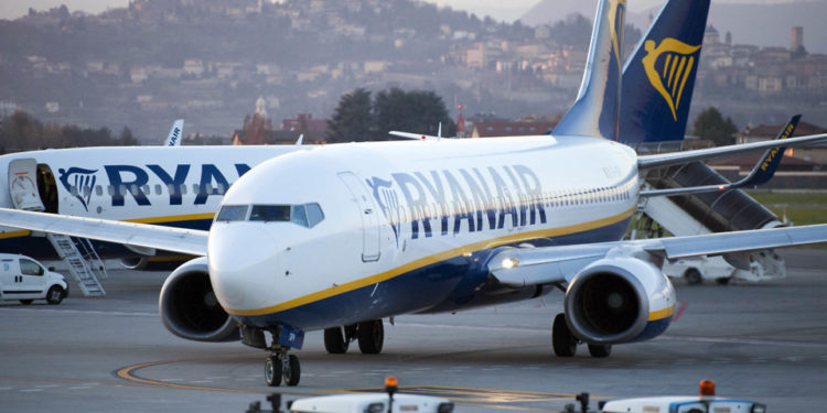 Négy ember ájult el a Ryanair Budapest – Edinburgh járatán