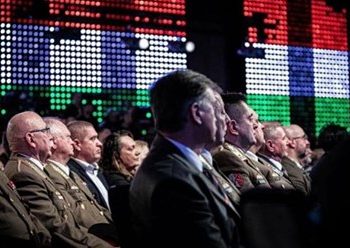 Évértékelő – A DK a honvédelmi bizottság összehívását kezdeményezi a tábornokok részvétele miatt