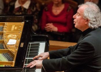 Schiff András az Izraeli Filharmonikus Zenekar első állandó vendégművésze