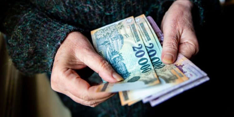 Az LMP törvényjavaslatot nyújtott be a nyugdíjasok helyzetének javításáért