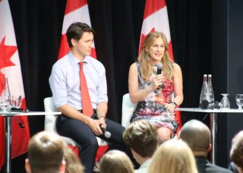 Elbocsátották a Grammy-akadémia első női elnökét