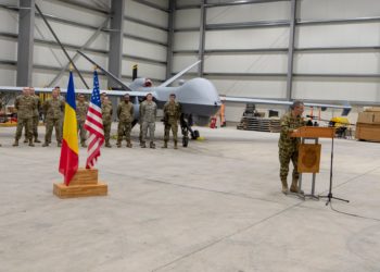 Bemutatták a sajtónak az aranyosgyéresi román-amerikai hadgyakorlaton részt vevő amerikai drónt