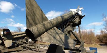 Izraeli harci repülőgépek csapást mértek Homsz és Kuneitra tartományokra