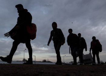 Bolgár védelmi miniszter: egyelőre nincs migrációs nyomás a bolgár-török határon