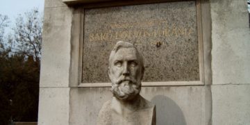 … s aki az álomkép eredetijét fáradságtól vissza nem riadva keresi…