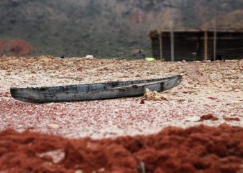 Az arab koalíció légicsapást mért a húszi lázadók állására Szalíf kikötőben