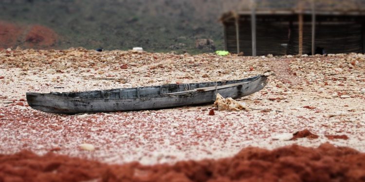 Az arab koalíció légicsapást mért a húszi lázadók állására Szalíf kikötőben