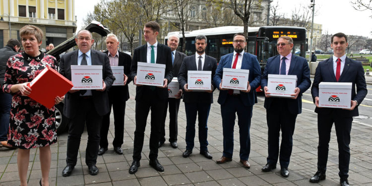 Szerbiai választások – A VMSZ átadta listáját a parlamenti választásokhoz