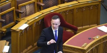 Magyarország blokkolja a NATO-Ukrajna tanácsüléseket, amíg nincs megállapodás a kisebbségi jogokról