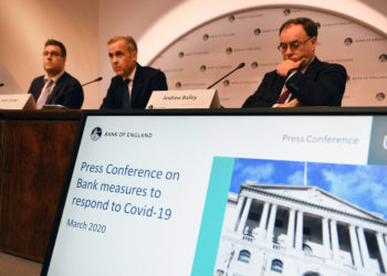 A brit kormány életbe léptette a járványkészültség késleltetési szakaszát