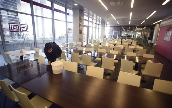 Irodákat zártak le a Haller Gardens irodaházban egy fertőzött miatt