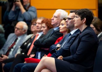 Három intézkedést kér a DK az idősek védelmében