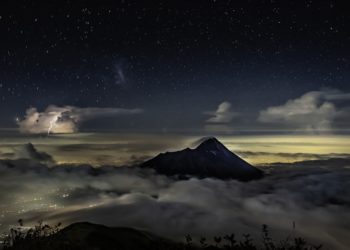 Ismét kitört Indonézia legaktívabb tűzhányója