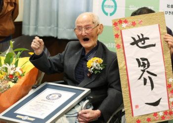 Japánban a tokiói metróban elkövetett szarintámadás 25. évfordulójára emlékeztek