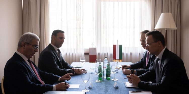 Szijjártó Péter Zágrábban