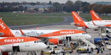 Az easyJet bejelentette, hogy az összes járatát határozatlan időre felfüggeszti