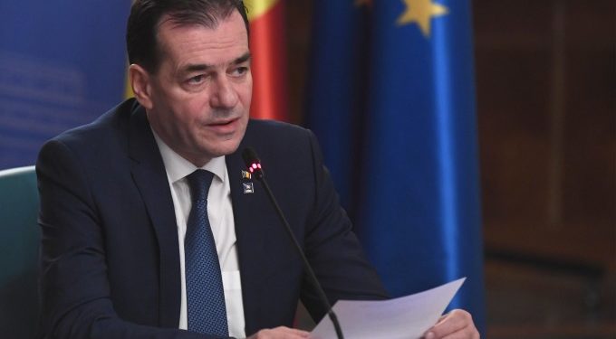 Járványügyi óvintézkedések közepette szavaznak az új román kormány beiktatásáról