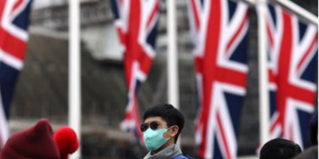 Tudósok bírálják a brit kormány járványkezelési módszerét