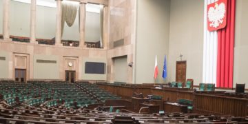 A szejm gyorsított eljárásban elfogadta a járvány kezeléséről szóló törvényt