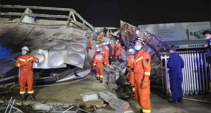 Koronavírus – Többen meghaltak Kínában, miután összeomlott egy karanténhotel (videó)