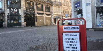 A francia kormány 45 milliárd eurós támogatást nyújt a gazdaságnak, a párizsiak tömegesen menekülnek vidékre