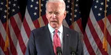 Joe Biden ígéri, hogy női alelnökjelöltje lesz