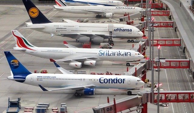 IATA: határozott, erős kormányzati támogatás nélkül pár hónap alatt csődbe mennek a légitársaságok