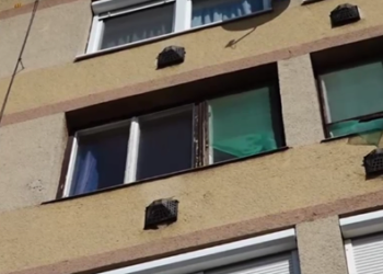 Vádat emeltek az ablakból kiesett mezőtúri kislány édesanyjával szemben (videó)