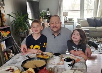 Felmentettek egy rendőrökre lövő férfit Floridában