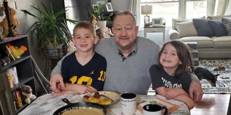 Felmentettek egy rendőrökre lövő férfit Floridában