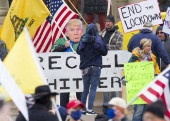 Donald Trump:  már a következő napokban enyhítenek a szigorú korlátozásokon egyes tagállamok